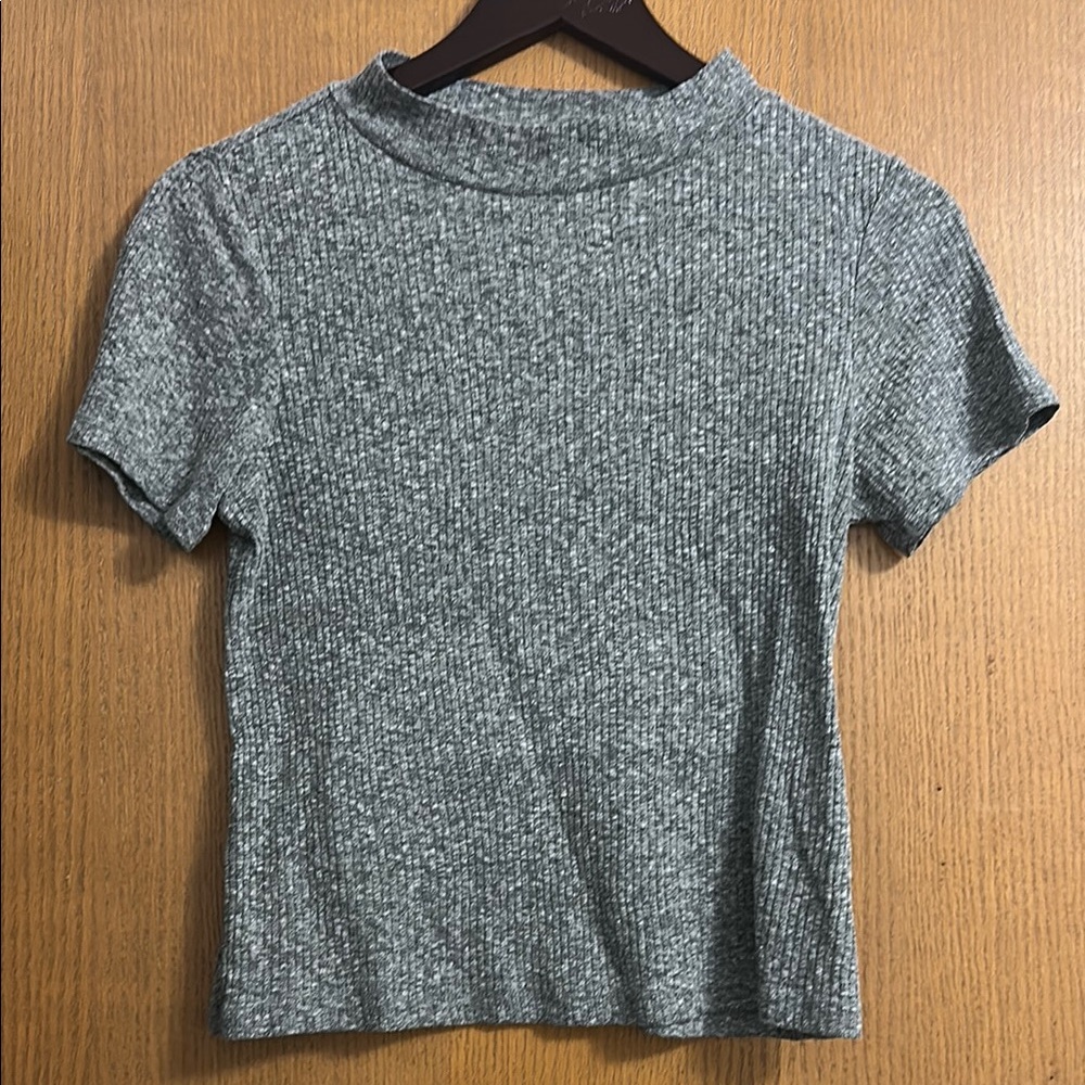 Gray Women's Ribbed Top